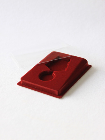 Сувенирная упаковка с уклоном (100х133х25 мм) под медаль РФ d-32 мм