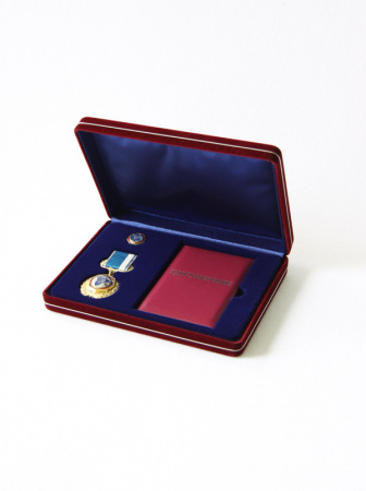 Футляр замшевый (182х128х34 мм) под медаль, фрачник и удостоверение. Вид 2