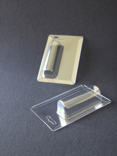 Блистер с загибом краев для тюбика