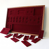 Багетная рамка коричневого цвета «Моя коллекция» для 30 вставок (для орденов с винтами)