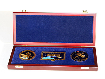 Футляр деревянный для набора памятных медалей (3 предмета)