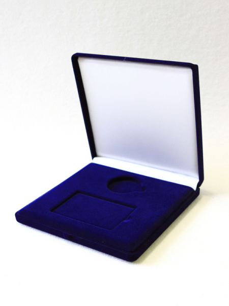 Футляр флокированный (165х165х27 мм) для монеты в капсуле и пластиковой карточки, светло-бордовый