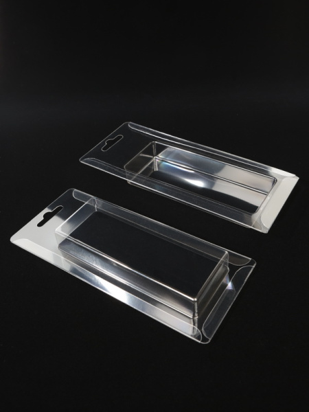 Блистер с загибом краев под изделие 48х123х18 мм. Тип 4