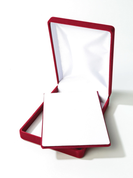 Футляр (90х124х32 мм) с универсальной подложкой,  светло-бордовый