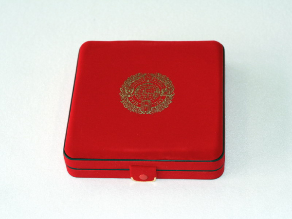 Футляр флокированный (190х200х45 мм) под орден и удостоверение