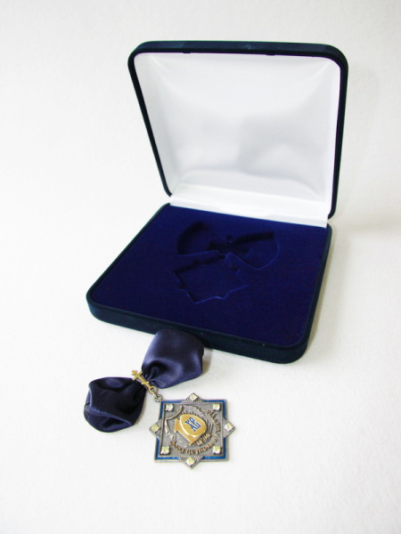 Футляр флокированный (160х160х47 мм) для нагрудного креста на ленте