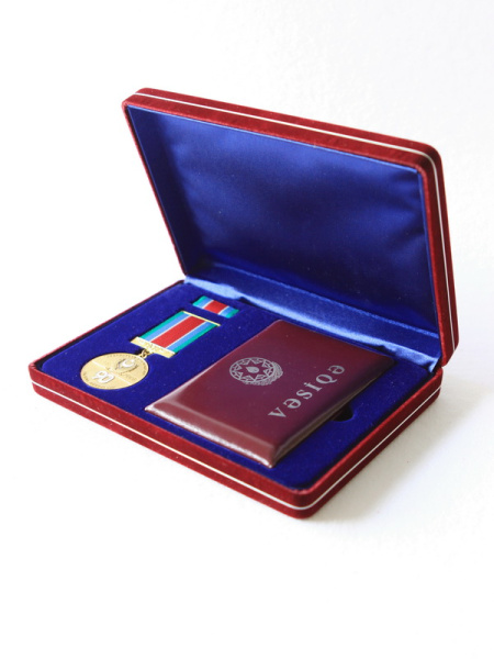 Футляр замшевый (182х128х34 мм) под медаль, фрачник и удостоверение. Вид 1