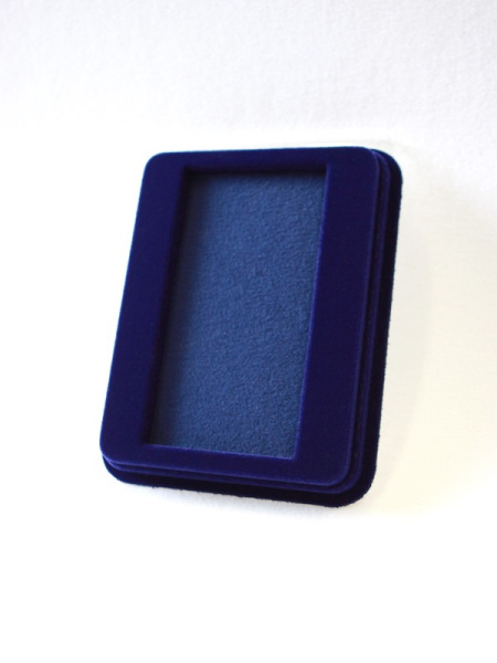  Сувенирная упаковка (110х139х22 мм) с поролоновой вставкой под универсальную медаль (58х111х16 мм), тёмно-бордовый