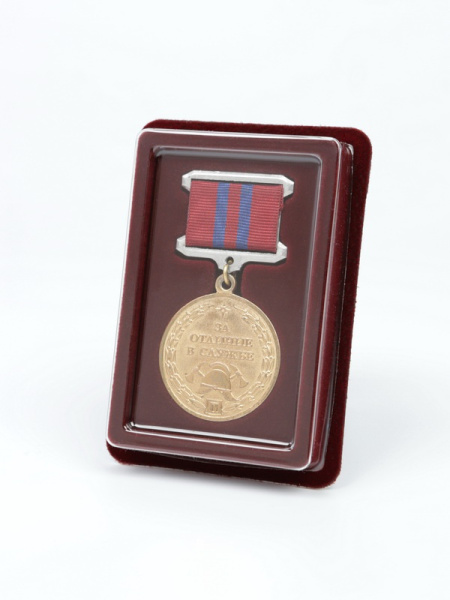 Сувенирная упаковка (63х91х15 мм) для медали на квадро колодке (короткая), тёмно-бордовый  Сувенирная упаковка (63х91х15 мм) для медали на квадро колодке (короткая), тёмно-бордовый