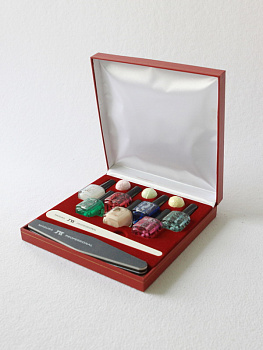 Футляр из кожзаменителя (192х194х42 мм) под набор лаков и пилочек для ногтей