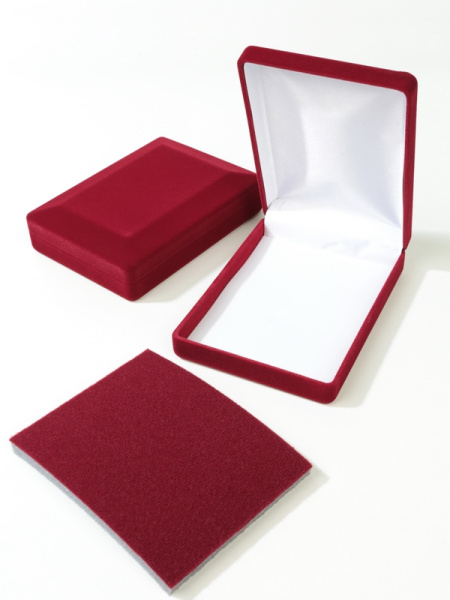 Футляр (90х124х32 мм) с поролоновой вставкой, светло-бордовый