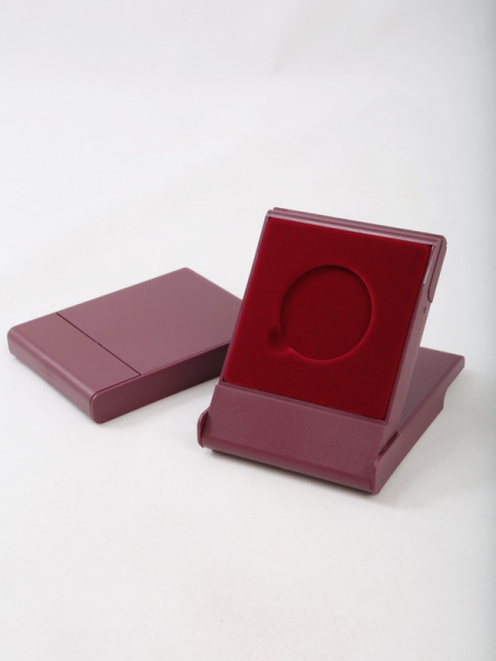 Футляр пластиковый (79х106х16 мм) для одной монеты, медали (диаметр 40 мм, глубина 4 мм), светло-бордовый  Футляр пластиковый (79х106х16 мм) для одной монеты, медали (диаметр 40 мм, глубина 4 мм), светло-бордовый