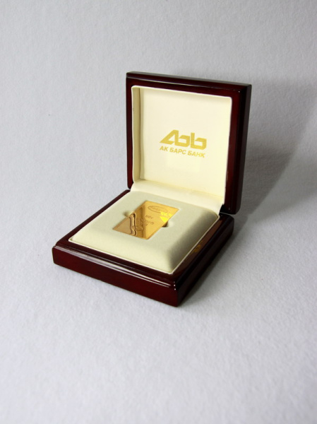 Футляр деревянный (100х100х43 мм) под золотой слиток