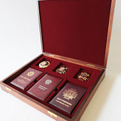 Футляр деревянный Vintage S (305х247х54 мм) на 3 ордена (с винтами) и 3 удостоверения