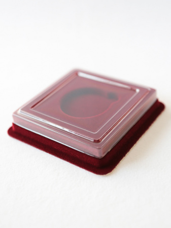 Сувенирная упаковка (106х106х20 мм) для одной монеты в капсуле (диаметр 44 мм)
