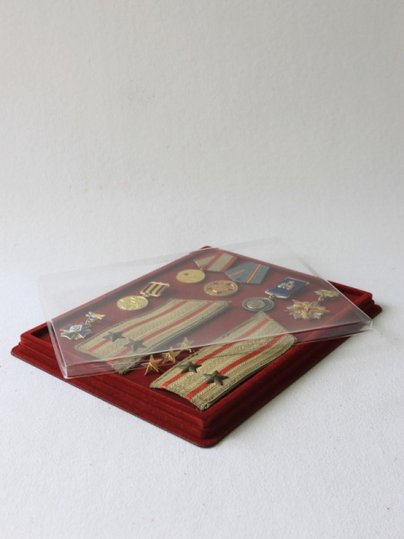 Планшет S (243х304х21 мм) на 1 ячейку (209х270х18 мм) (с поролоновой вставкой), тёмно-бордовый Планшет S (243х304х21 мм) на 1 ячейку (209х270х18 мм) (с поролоновой вставкой), тёмно-бордовый