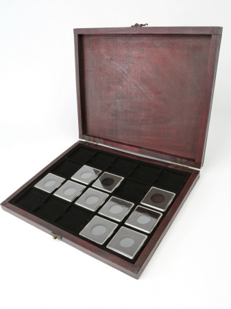 Футляр деревянный Rustika (310х261х33 мм) для 20 монет в капсулах «Quadrum» (50х50х6 мм). Leuchtturm, 355169