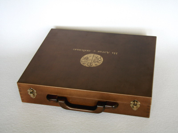 Футляр деревянный (312х388х78 мм) под набор товаров «Из Алтая с любовью»