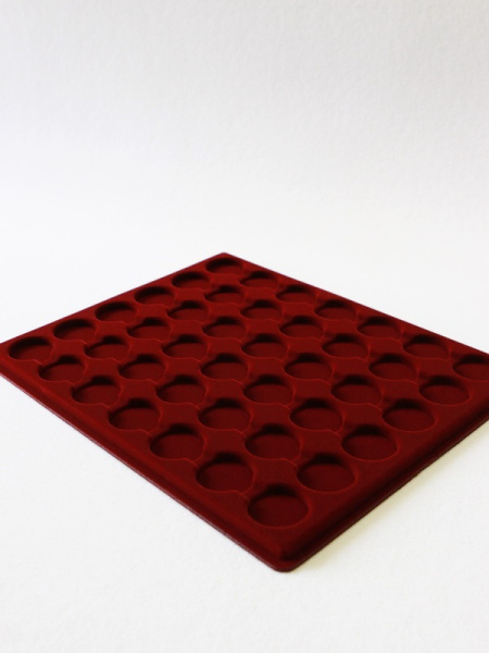 Планшет S (234х296х12 мм) для 42 монет в капсулах CAPS 25 Leuchtturm. Диаметр ячейки 32 мм, тёмно-бордовый  Планшет S (234х296х12 мм) для 42 монет в капсулах CAPS 25 Leuchtturm. Диаметр ячейки 32 мм, тёмно-бордовый