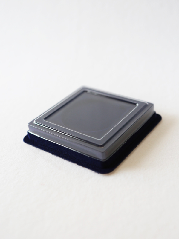 Сувенирная упаковка (106х106х20 мм) под монету, медаль (диаметр 60 мм, глубина 6 мм), тёмно-синий Сувенирная упаковка (106х106х20 мм) под монету, медаль (диаметр 60 мм, глубина 6 мм), тёмно-синий