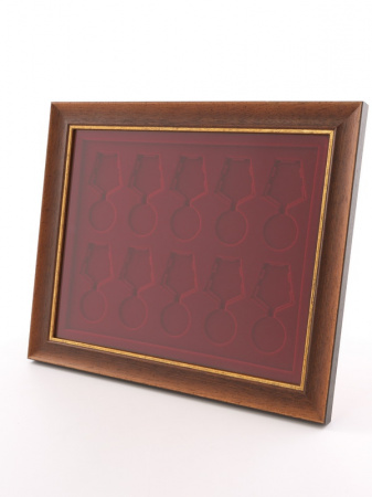 Стенд рыже-коричневого цвета под 10 медалей РФ d-37 мм с пятиугольной колодкой. Открывающийся