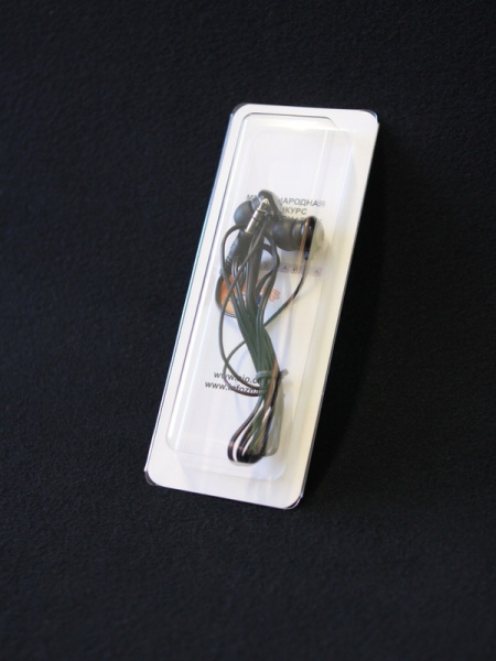 Блистер с загибом краев под наушники