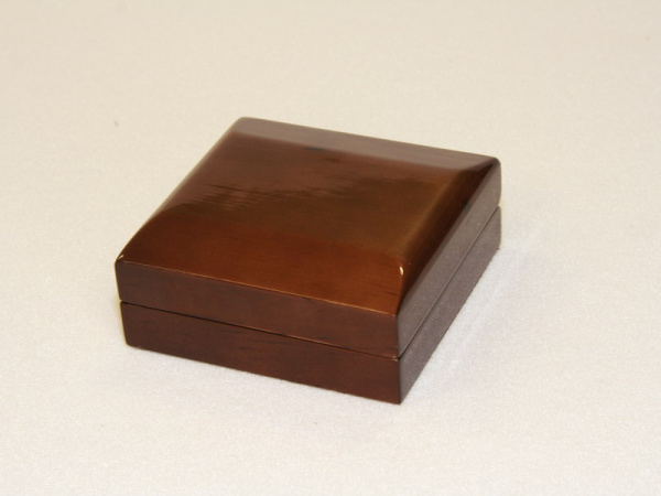 Деревянный футляр (90х90х38 мм) под церковный орден