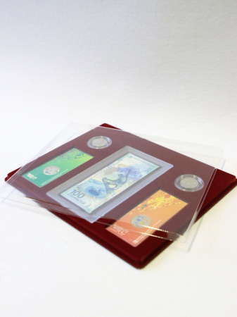 Планшет S (234х296х12 мм) для 1 банкноты Сочи-2014 в капсуле, 2 монеты Сочи-2014 в блистере и 2 монеты Сочи-2014 в капсулах