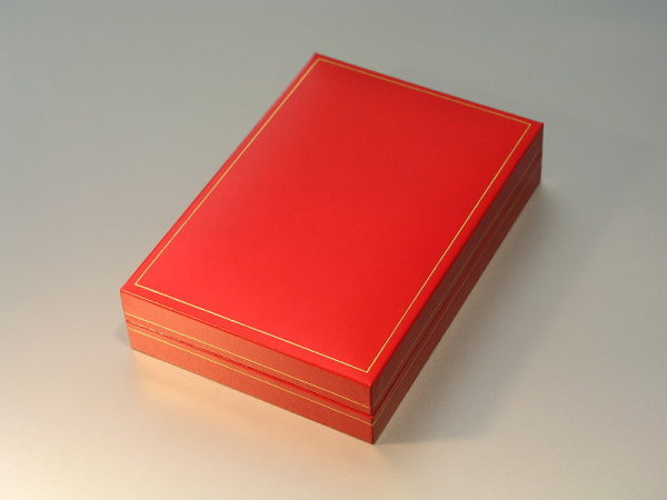 Футляр из кожзаменителя (105х152х34 мм) под крест на пятиугольной колодке