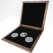 Деревянный футляр (200х206х36 мм) для 7 монет в капсулах (диаметр 46 мм)