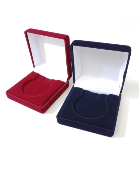  Футляр (92х92х40 мм) под медаль (диаметр до 56 мм) на ленте, светло-бордовый