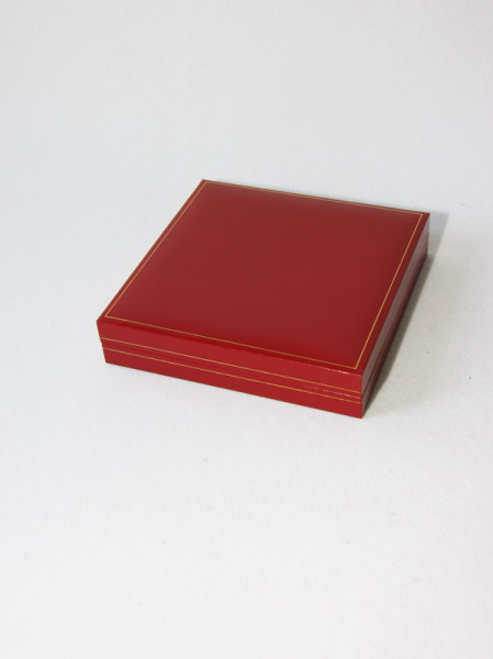 Футляр из кожзаменителя (160х160х34 мм) для знака