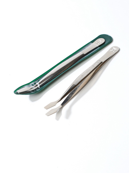 Пинцет для марок Luxus с загнутой широкой лопаткой Pi42, 120 мм. Leuchtturm, 321387