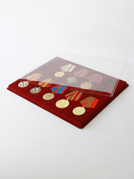 Планшет S (234х296х12 мм) на 10 медалей РФ d-37 мм с пятиугольной колодкой, тёмно-бордовый Планшет S (234х296х12 мм) на 10 медалей РФ d-37 мм с пятиугольной колодкой, тёмно-бордовый