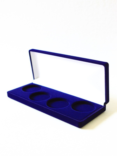 Футляр (200х84х30 мм) для 4 монет в капсулах (диаметр 44 мм),  светло-бордовый Футляр (200х84х30 мм) для 4 монет в капсулах (диаметр 44 мм),  светло-бордовый