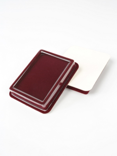  Сувенирная упаковка (72х92х15 мм) с поролоновой вставкой под универсальную медаль, тёмно-бордовый