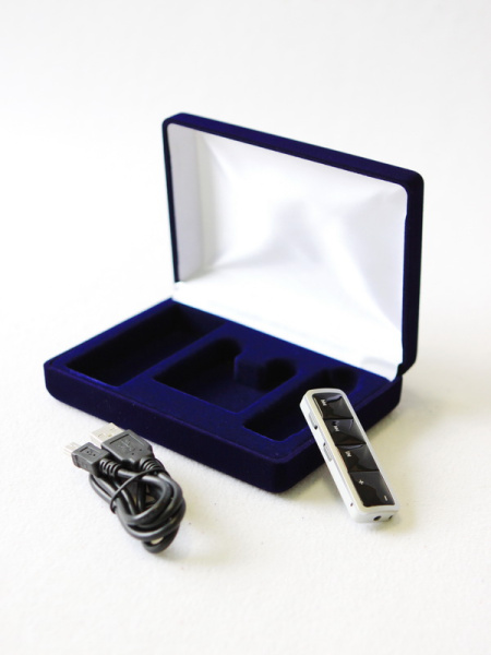 Футляр флокированный (102х142х42 мм) для плеера, наушников и USB-кабеля