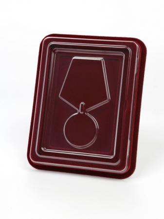 Сувенирная упаковка (110х139х22 мм) под медаль РФ d-33 мм (в крышке) и удостоверение (81х112х6 мм)
