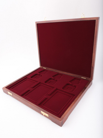 Футляр деревянный Vintage S (305х247х40 мм) для 3 орденов с пятиугольной колодкой и 3 удостоверений