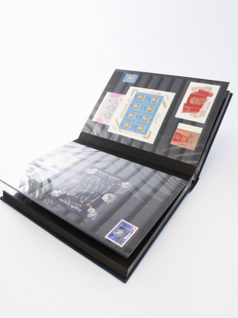Альбом для марок (кляссер DIAMANT). 30 листов (60 страницы) из чёрного картона с промежуточными прозрачными листами. Синий. Lindner, 1195