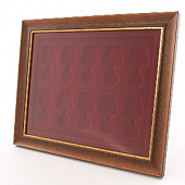 Стенд рыже-коричневого цвета под 10 медалей РФ d-32 мм с пятиугольной колодкой. Открывающийся