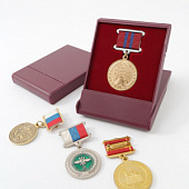 Футляр пластиковый (79х106х16 мм) для медали на квадро колодке (короткая)