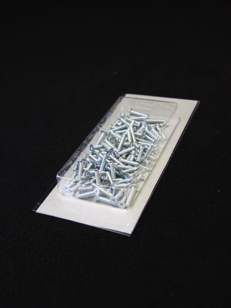 Блистер с загибом краев для изделия 50х105х15 мм