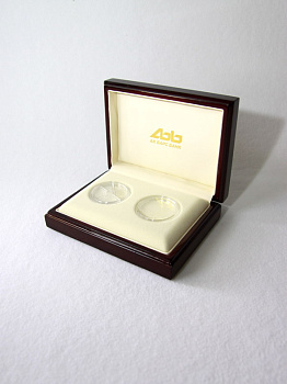 Деревянный футляр (110х150х50 мм) для 2 монет в капсулах