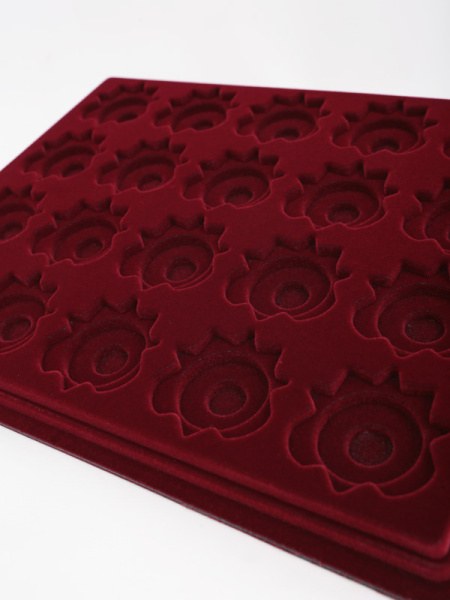 Планшет S (243х304х21 мм) на 20 ячеек под ордена Отечественной войны, тёмно-бордовый  Планшет S (243х304х21 мм) на 20 ячеек под ордена Отечественной войны, тёмно-бордовый