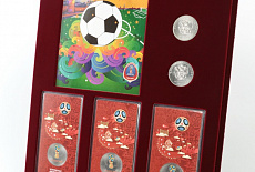 Аксессуары для хранения инвестиционных и памятных монет, посвященных проведению в Российской Федерации Чемпионата мира по футболу FIFA 2018 года и Кубка конфедераций FIFA 2017 года («Футбол 2018»)