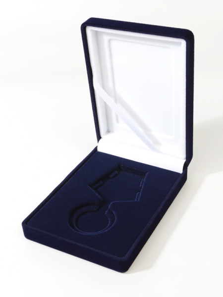  Футляр (90х124х32 мм) под медаль РФ d-37 мм с пятиугольной колодкой и удостоверение (75х105х7 мм), тёмно-синий