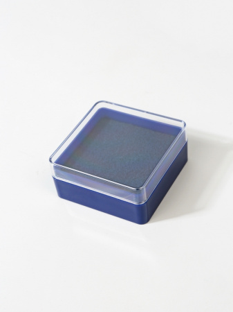 Пластиковый футляр (48х48х22 мм). Синее основание, прозрачная крышка