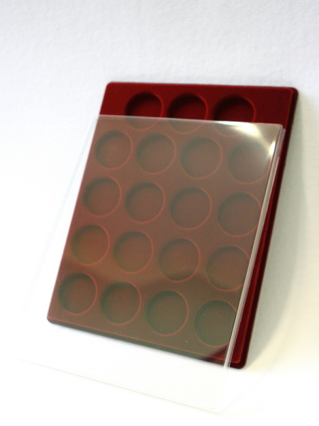 Планшет S (234х296х12 мм) для 19 Олимпийских монет Сочи-2014 в капсулах. Вертикальный, тёмно-бордовый  Планшет S (234х296х12 мм) для 19 Олимпийских монет Сочи-2014 в капсулах. Вертикальный, тёмно-бордовый