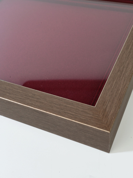  Багетная рамка G пластиковая под 1 ячейку (262х363х18 мм) с поролоновой вставкой. Вид 6, тёмно-бордовый